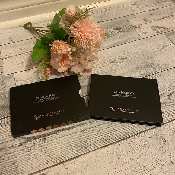 Anastasia Beverly Hills Contour kit Light-Medium - Picture 2 of 7